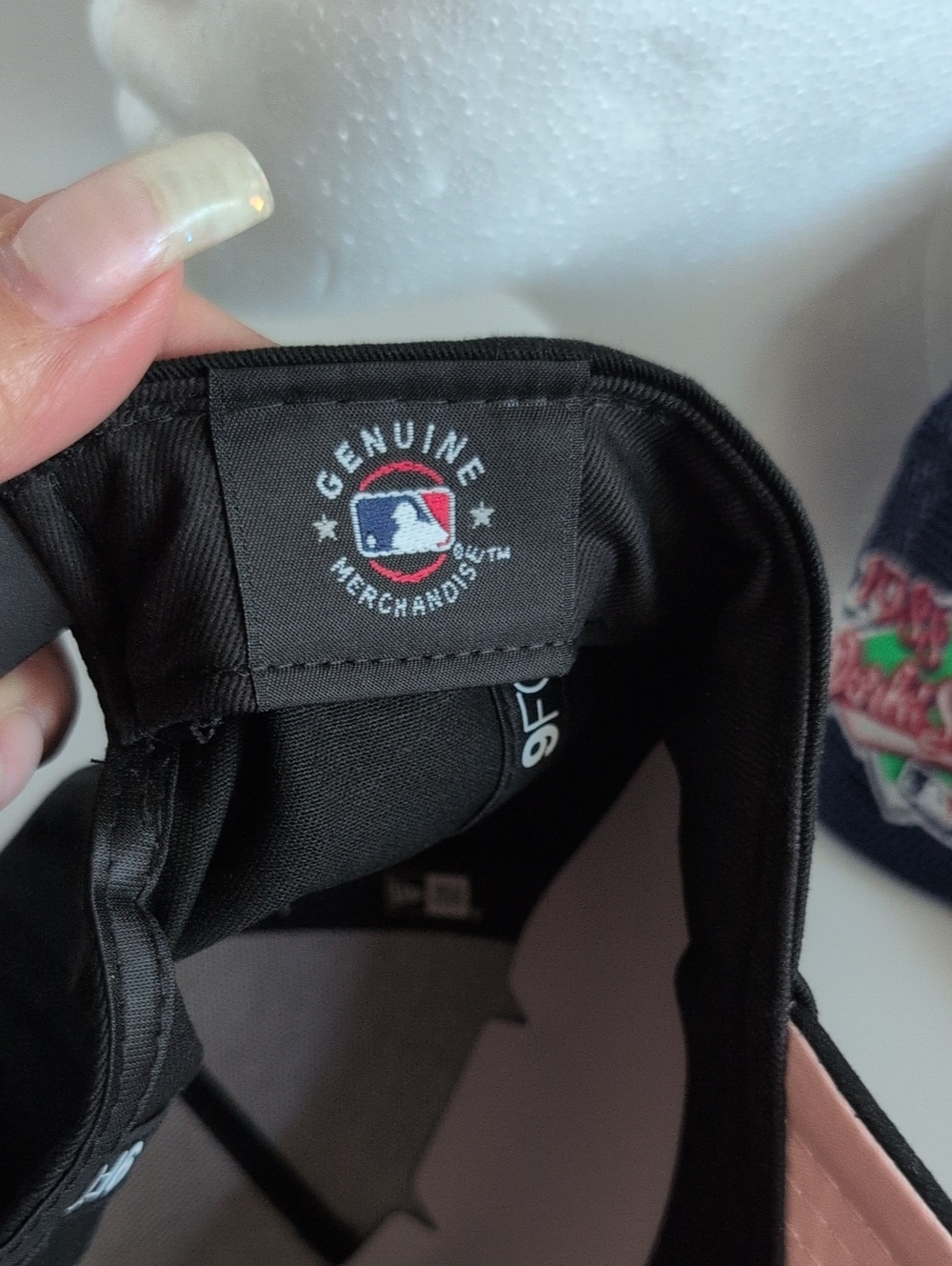 New Era 9FORTY Black Angels Baseball Cap w/ White & Pink Shimmer Logo Detailing - Picture 8 of 8